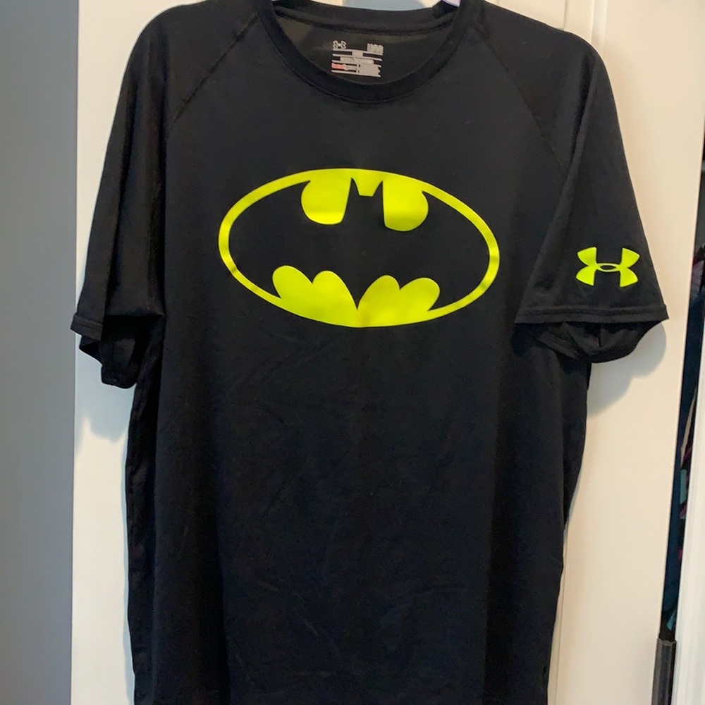 Men’s Under Armour Batman symbol tee shirt